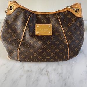 💎✨AUTHENTIC✨💎 Louis Vuitton Monogram Shoulder bag